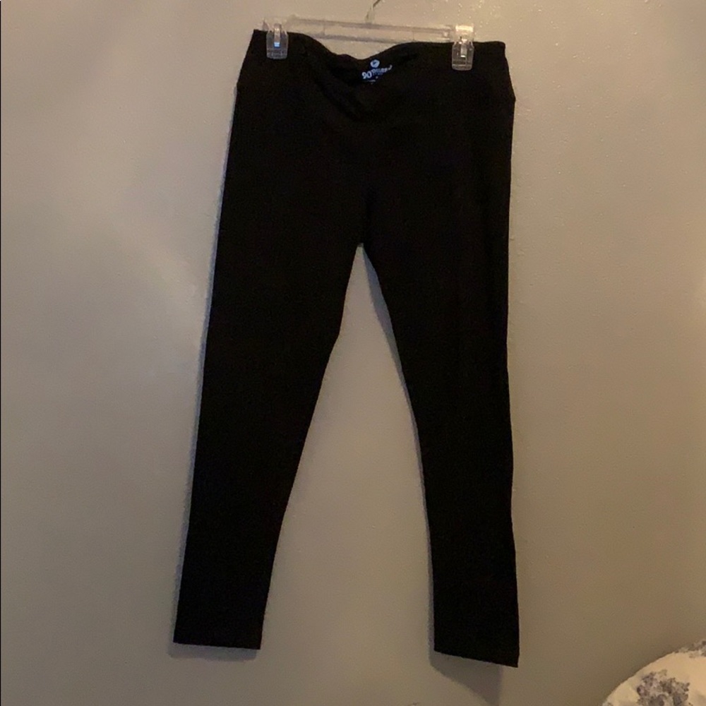 Black athletic leggings